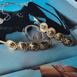 Glossy Medusa Hairpin